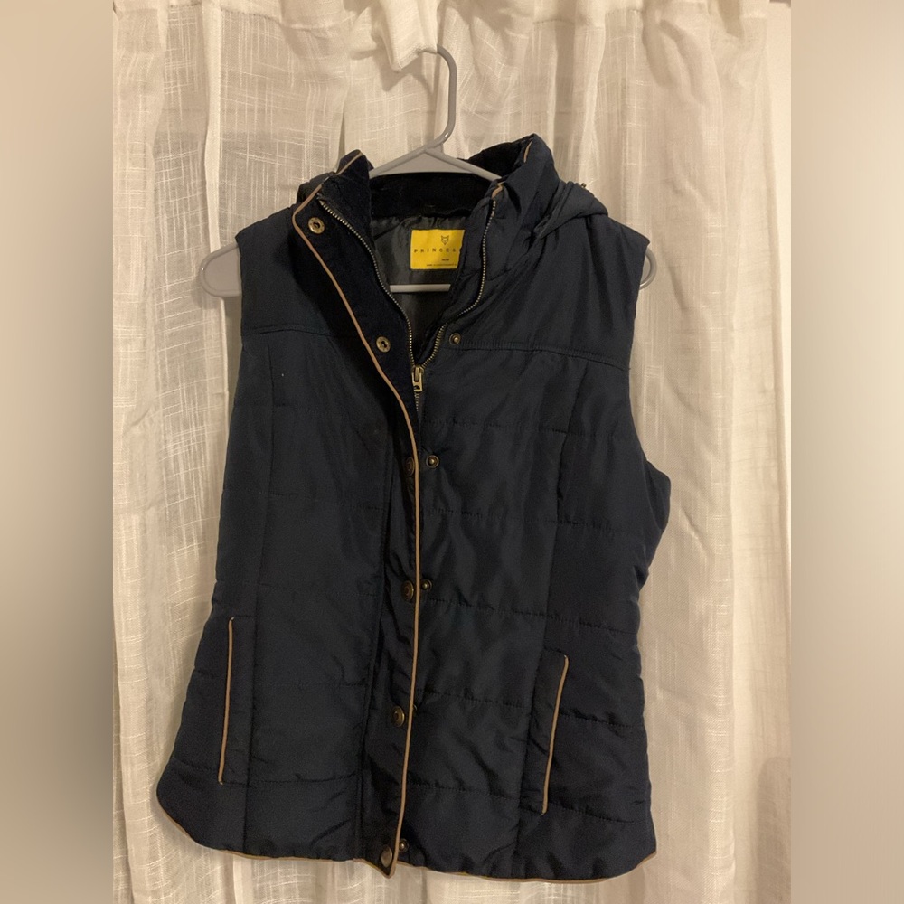 Navy vest with hood